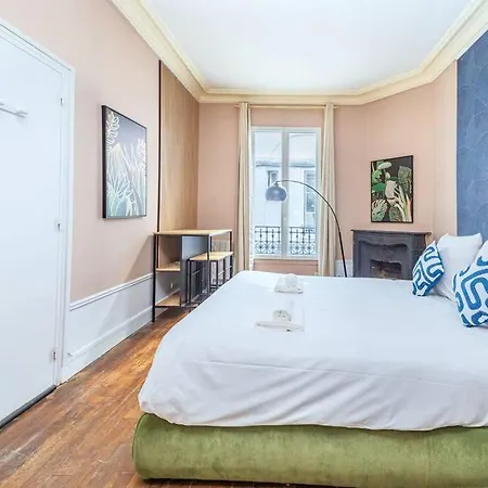 Apartment Confortable Au Centre 14eme Paris